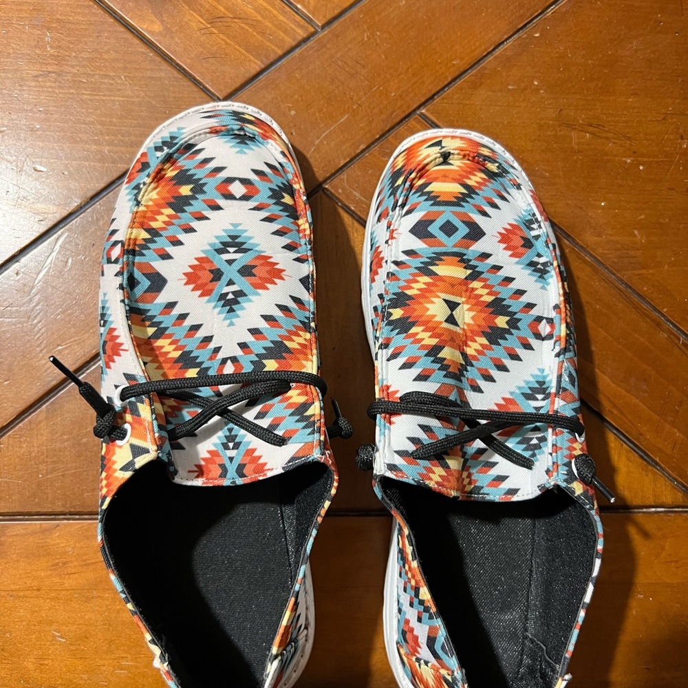 Aztec fake dudes Colorful Geometric Patterned Shoes